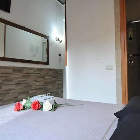 소뇨 인피니토 게스트하우스 로마