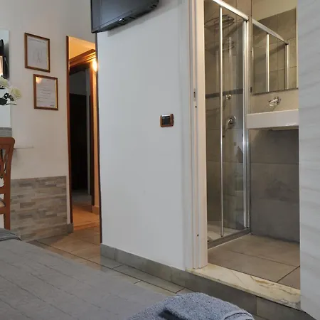 소뇨 인피니토 게스트하우스 로마